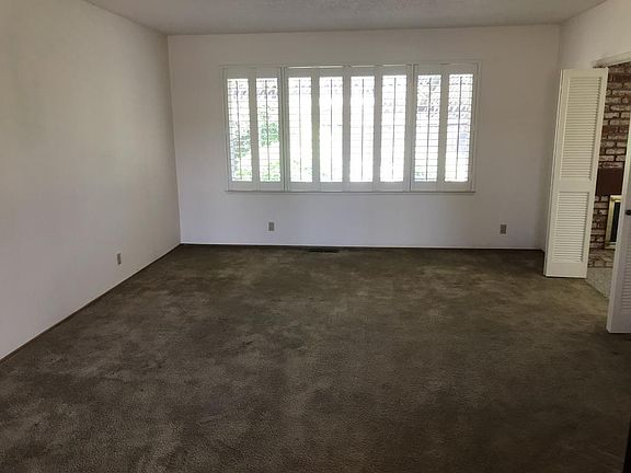 4th image of 4116 Haines Ave