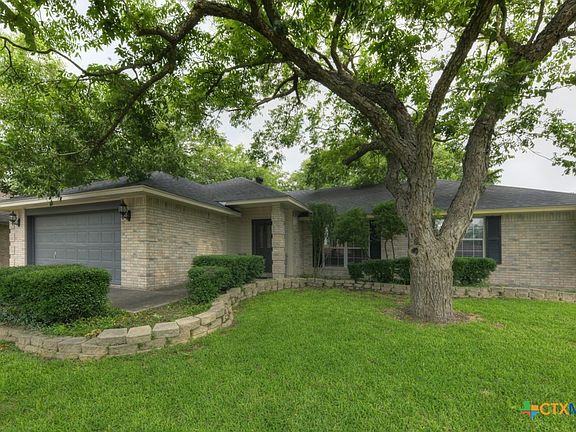 2nd image of 1345 Camellia Ln