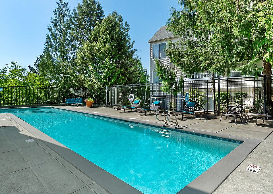 1st image of 22500 SE 56th St #1306