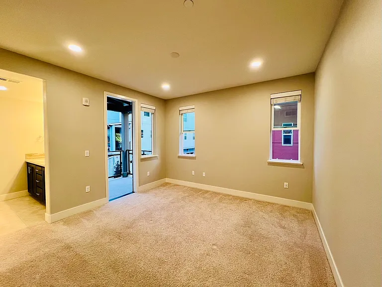 1490 Bond St — Photo 10
