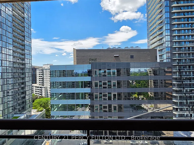 18 Parkview Ave #1811 — Photo 23