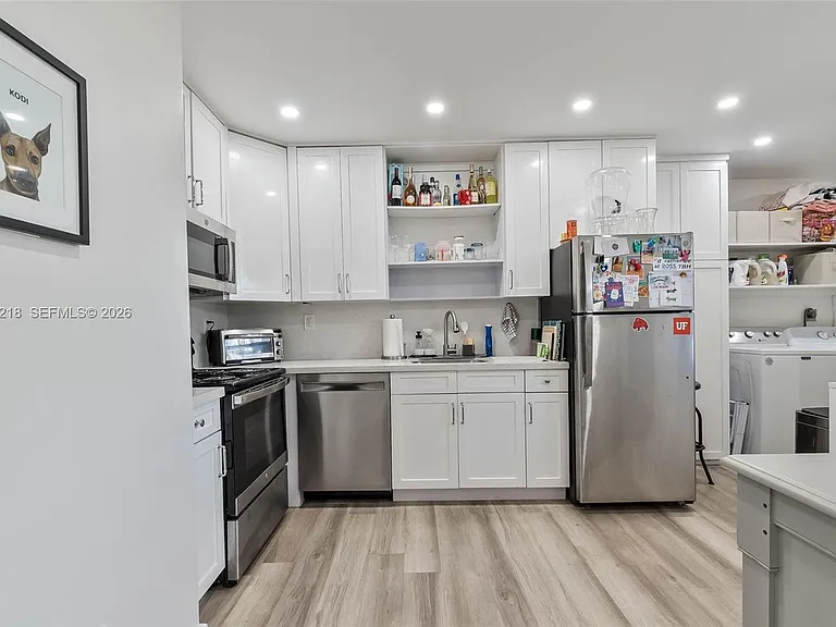 970 Benevento Ave #970 — Photo 7
