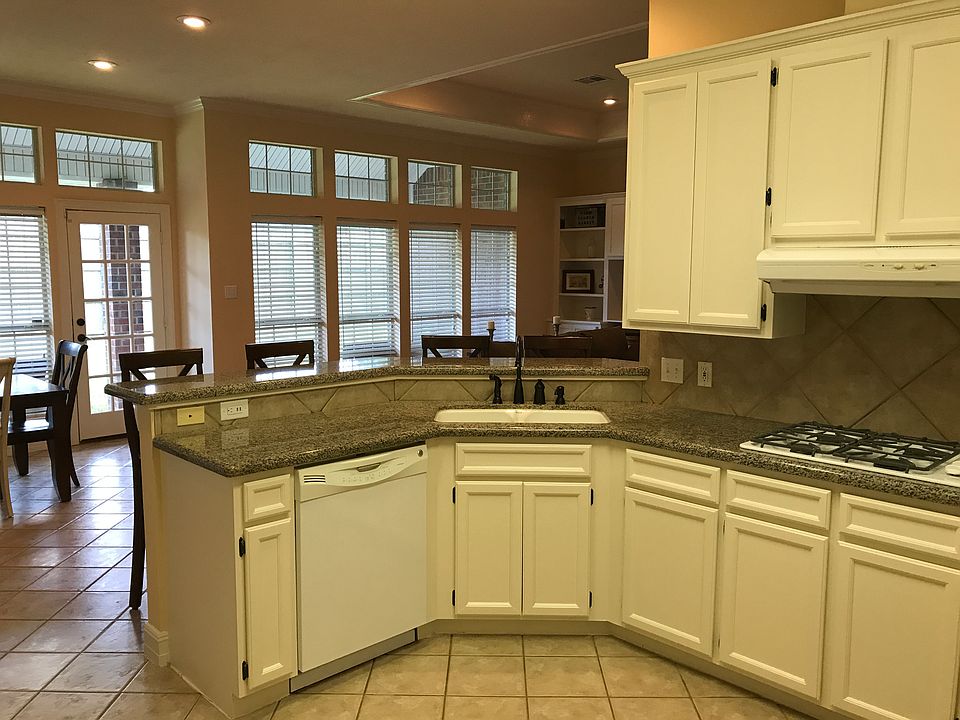 2nd image of 6295 Colton Ln