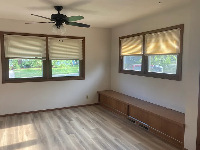 Kitchen Dining Area