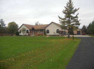 282 Westwood Rd, Lancaster, NY 14086