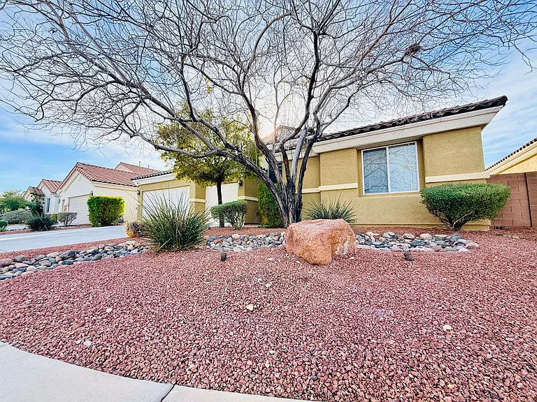 8565 Hogan Falls Cir — Photo 3