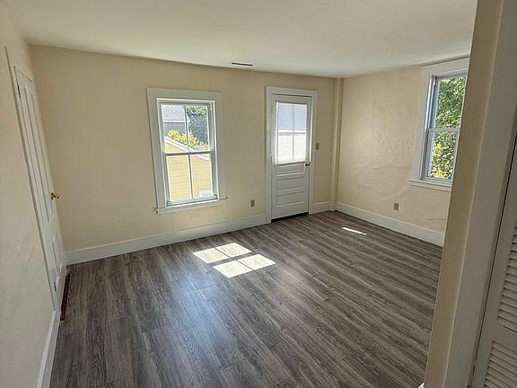 4th image of 6 Charles St #300-243
