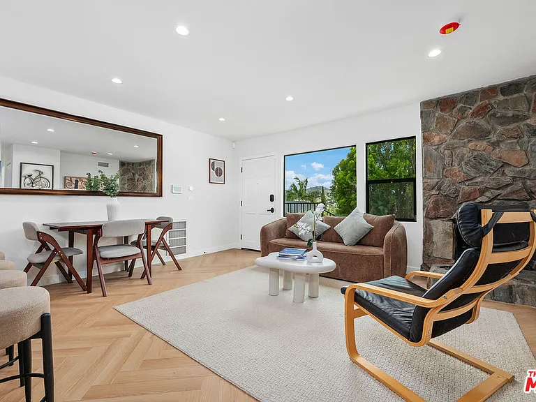 2045 Paramount Dr — Photo 4