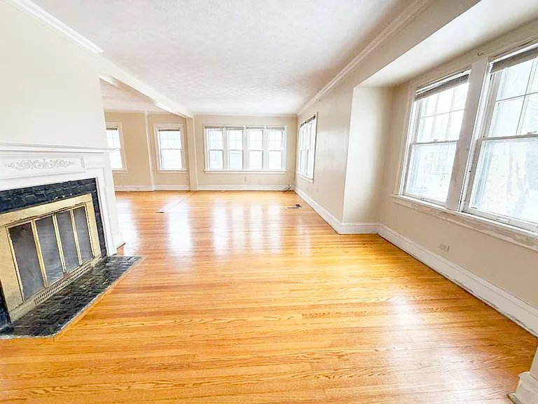 18231 Winslow Rd — Photo 2