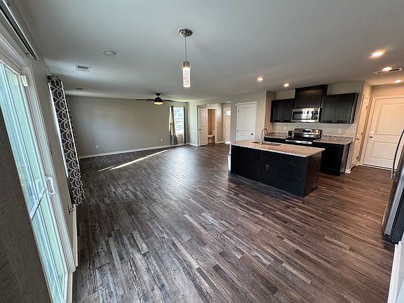 4th image of 305 Starkey Pl