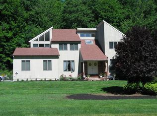 3 Clearwater Dr, Kinnelon, NJ 07405