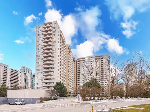 3590 Kaneff Cres #610, Mississauga, ON L5A 3X3