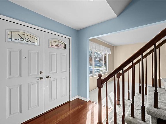 4th image of 9469 Baywood Dr
