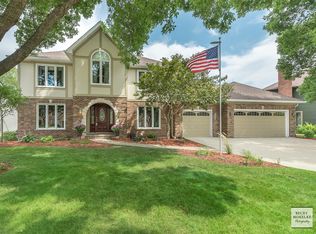 905 W Bailey Rd, Naperville, IL 60565