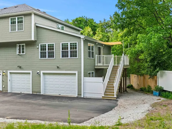 24 Bartlett Ave #24, Chelmsford, MA 01824