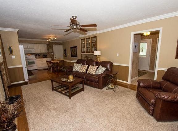 3rd image of 53195 Haddington Dr