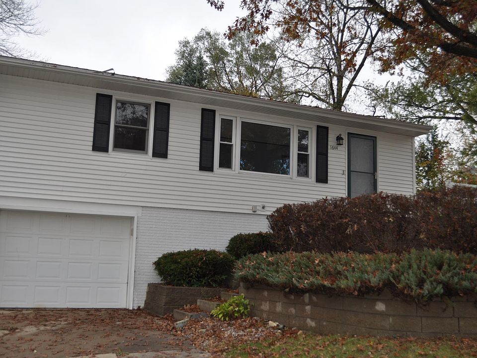 2nd image of 1644 26th St NW
