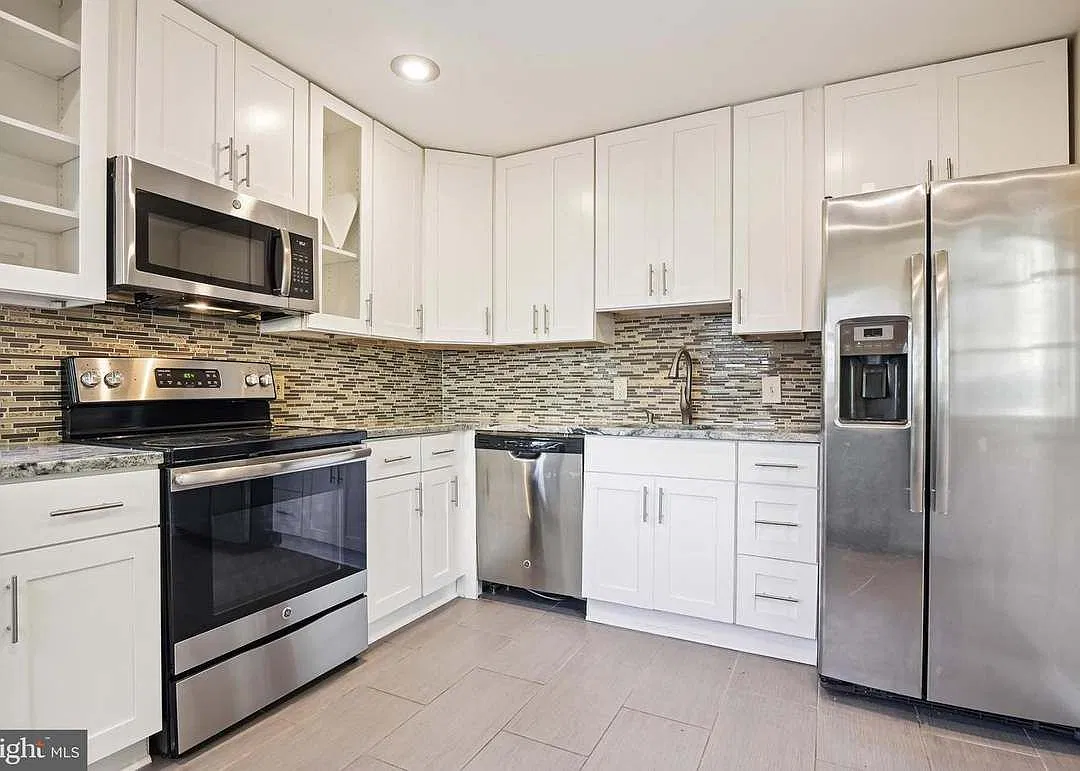 4 bed, 2.0 bath, 1496 sqft, $3,250 — Photo 1