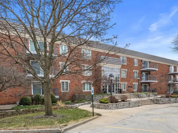 13335 Watertown Plank ROAD #105, Elm Grove, WI 53122