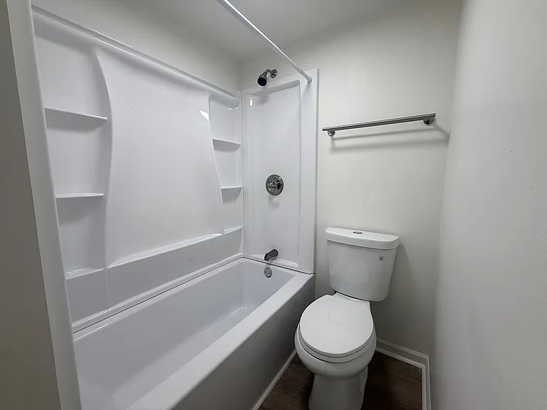 Two-Bedroom Apartments Available at Echo Pointe — Photo 8