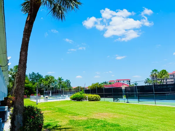 3250 10th St N APT B2, Naples, FL 34103