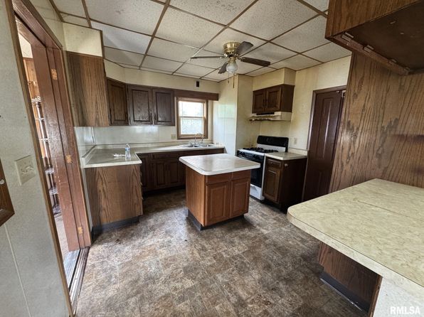 319 S Tremont St, Kewanee, IL 61443