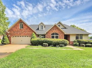 440 Lake Pointe Ln, Salisbury, NC 28146