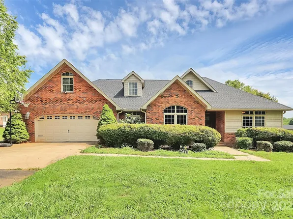 440 Lake Pointe Ln, Salisbury, NC 28146