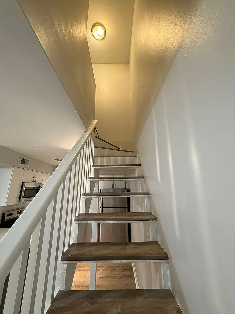 2 bed, 1.5 bath, $2,400 — Photo 2