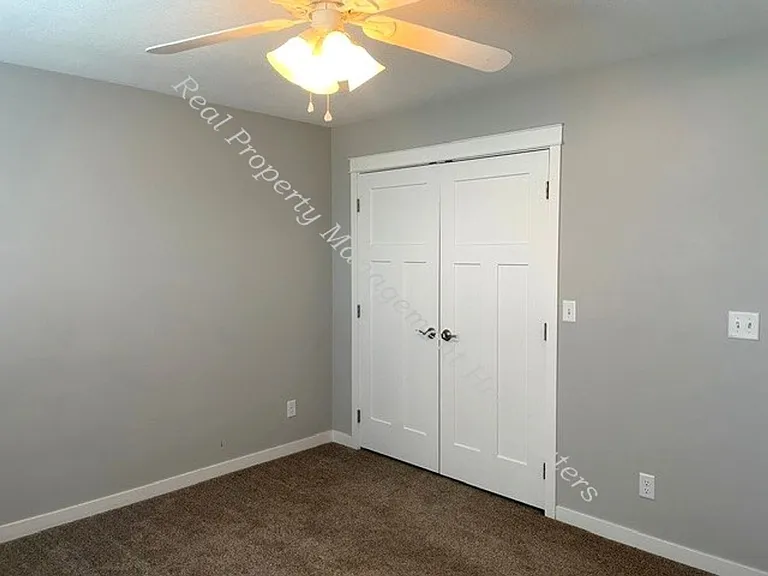 4747 Shore View Rd — Photo 12
