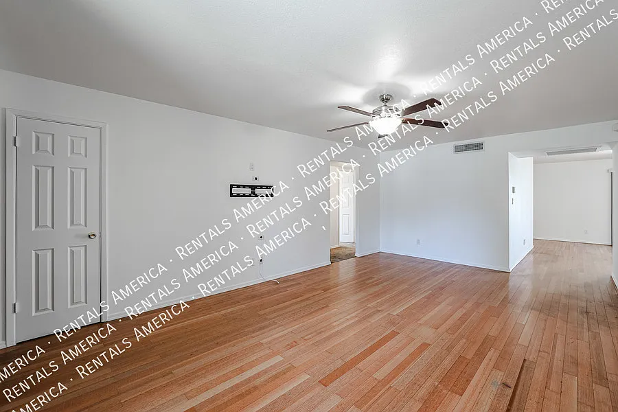 Nicely Updated Tempe Home! — Photo 4