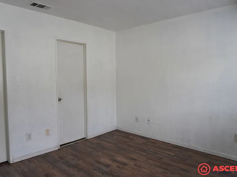 2661 Sunny Lane — Photo 14
