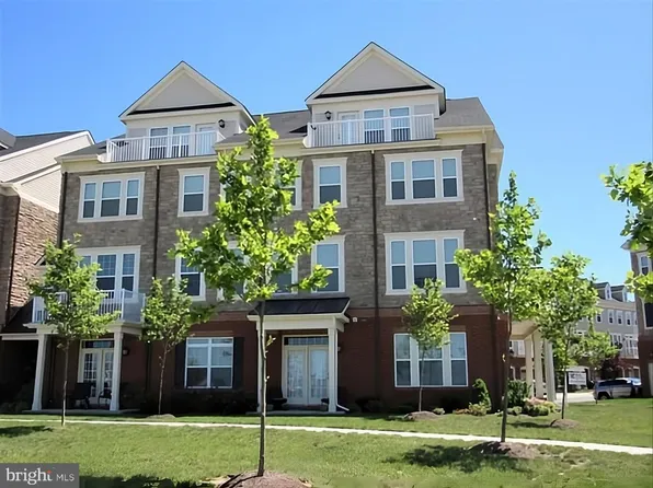 42581 Sunset Ridge Sq, Ashburn, VA 20148