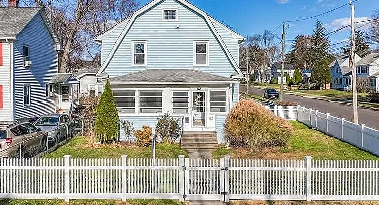 82 Seymour Ave — Photo 1