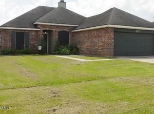 306 Stags Leap Ln, Broussard, LA 70518