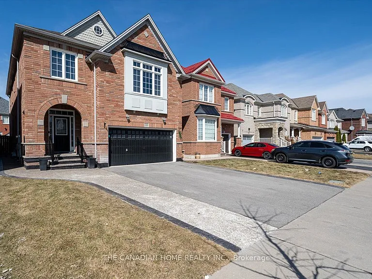33 Denali Cres — Photo 2
