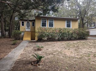 740 Dixie St, Crestview, FL 32536