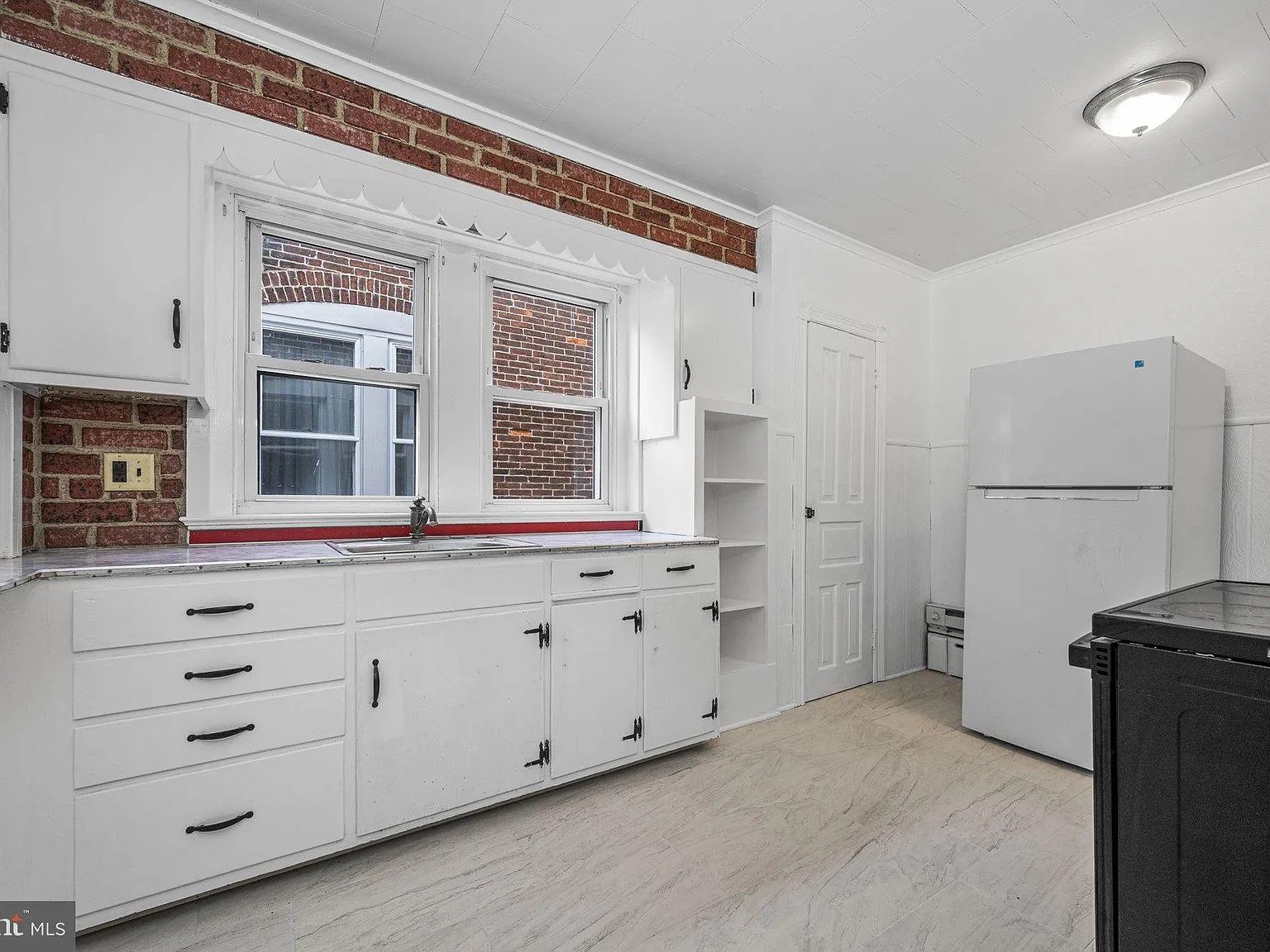 2 bed, 1.0 bath, $1,550 — Photo 4