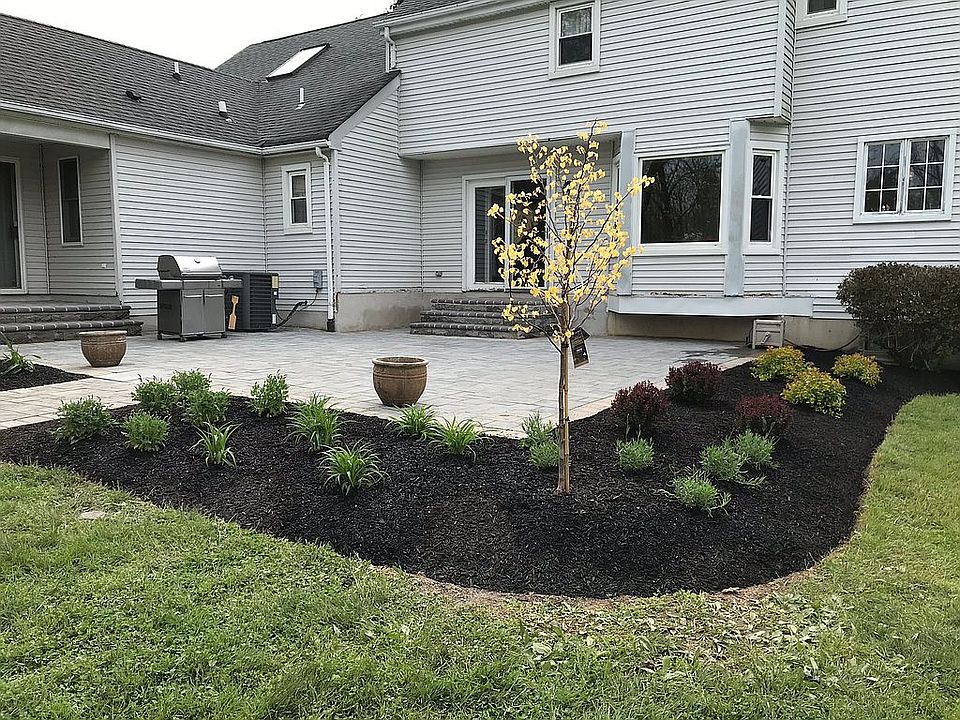 2nd image of 10 Rosewood Ln