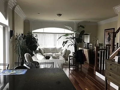 Building Photo - 934 W Cornelia Ave #4S
