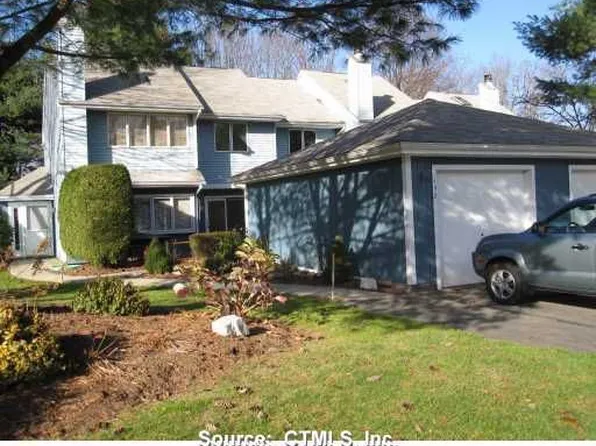 132 E Bluegill Ln, Suffield, CT 06078