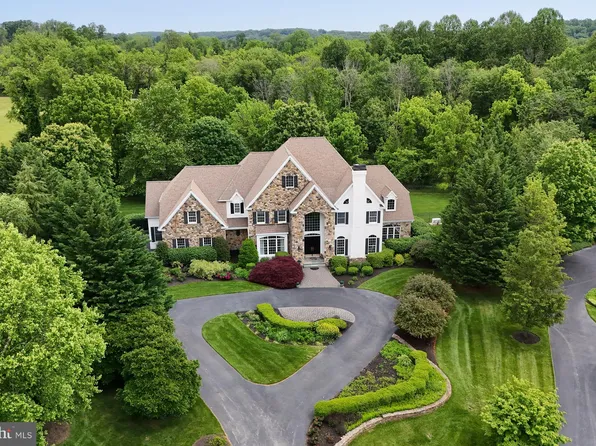 303 Lavender Ln, Kennett Square, PA 19348