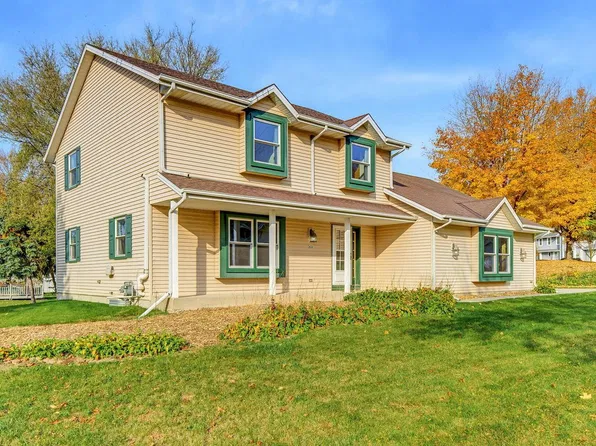 438 Glen View LANE, Slinger, WI 53086