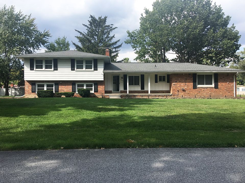 1st image of 44512 Lake Crest Dr
