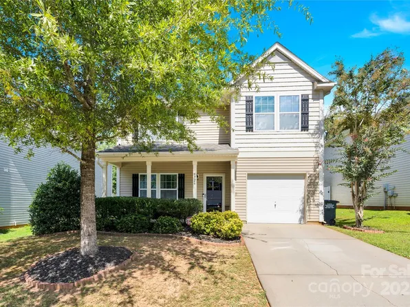 9726 Eagle Feathers Dr, Charlotte, NC 28214