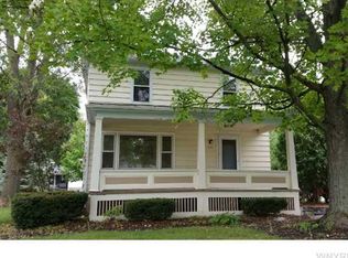 215 N 5th St, Lewiston, NY 14092