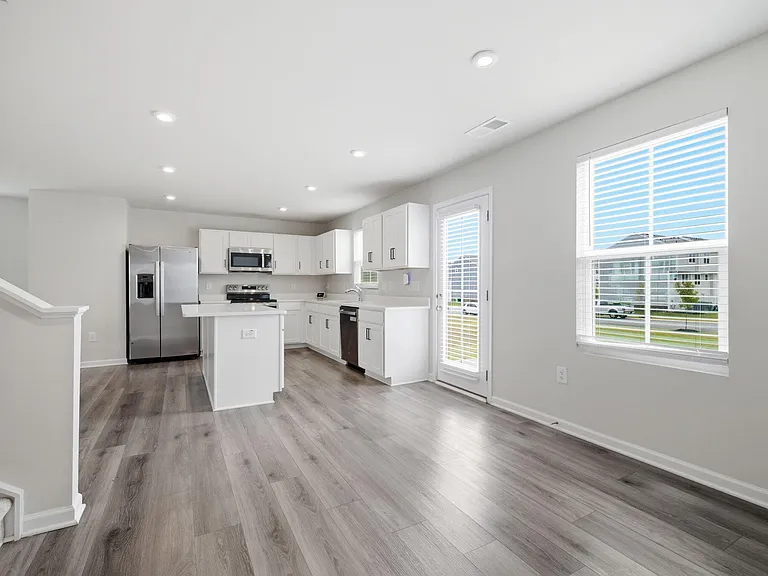 1432 Burgundy Bluff Ln — Photo 15