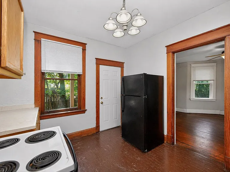 635 Straight St #635S — Photo 9