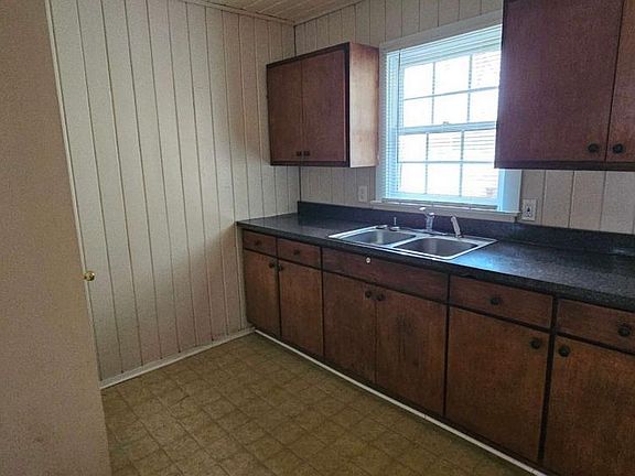 5th image of 2988 1st St
