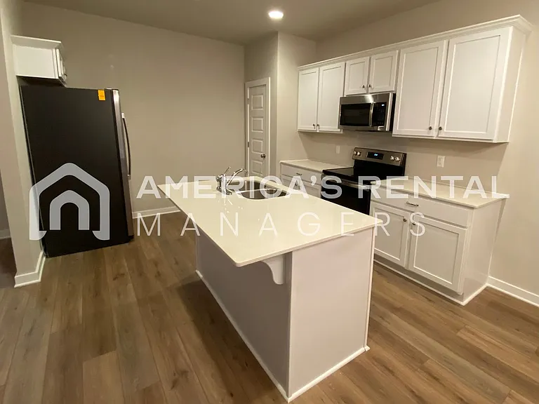 225 Avalon Way — Photo 10